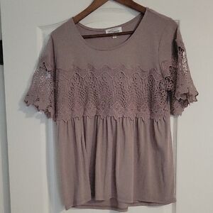 Eve &  Maddie Lace Peplum Top Women’s Short Sleeve Mauve Blouse